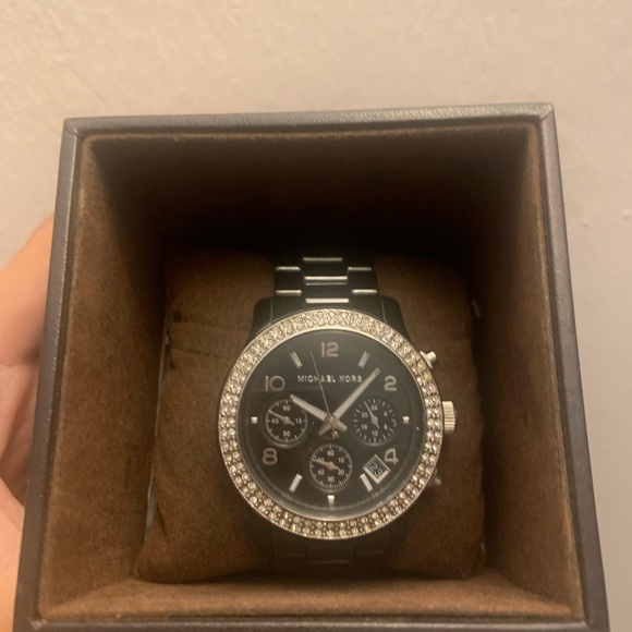 Michael Kors Ceramic Watch - Picture 3 of 4